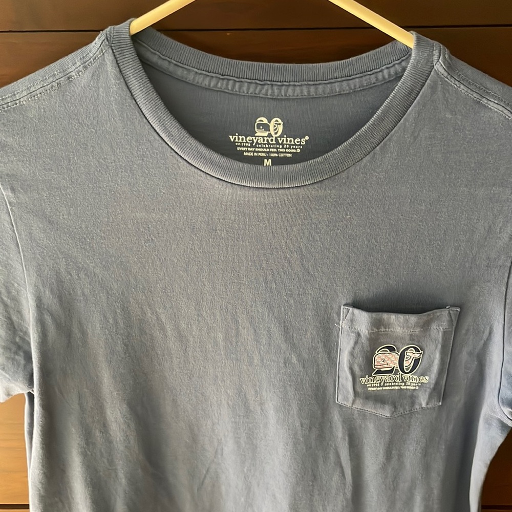 20 year vineyard vines tee